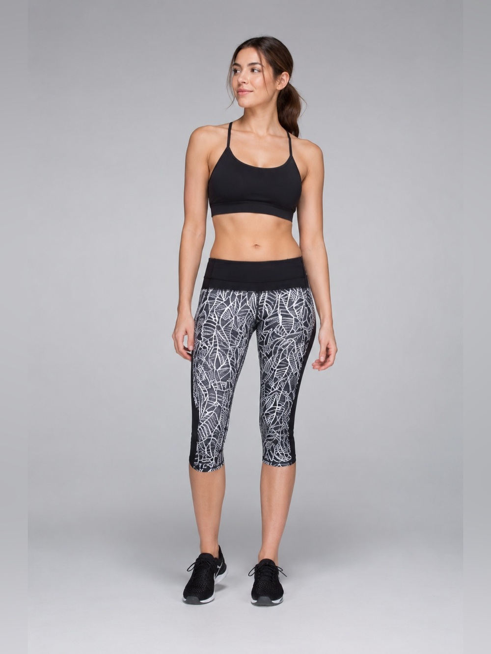Lululemon Run A Marathon Crop II
Pretty Palm Black Angel Wing / Black Size 8